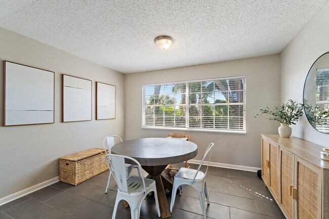 Building Photo - 18213 SE Fairview Cir