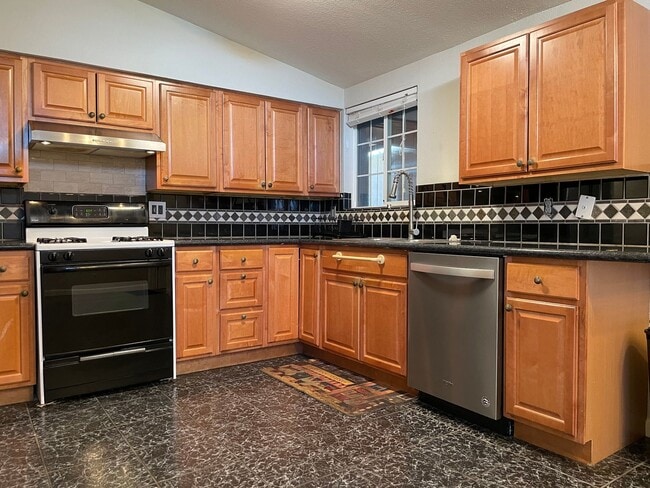 Building Photo - 1150 Pecos Way