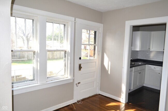 Building Photo - 1302 Shannon Ave