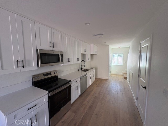 Building Photo - 758 W 20th St