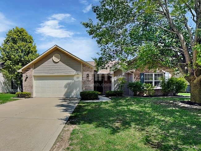 Building Photo - 16962 Tree Top Ct