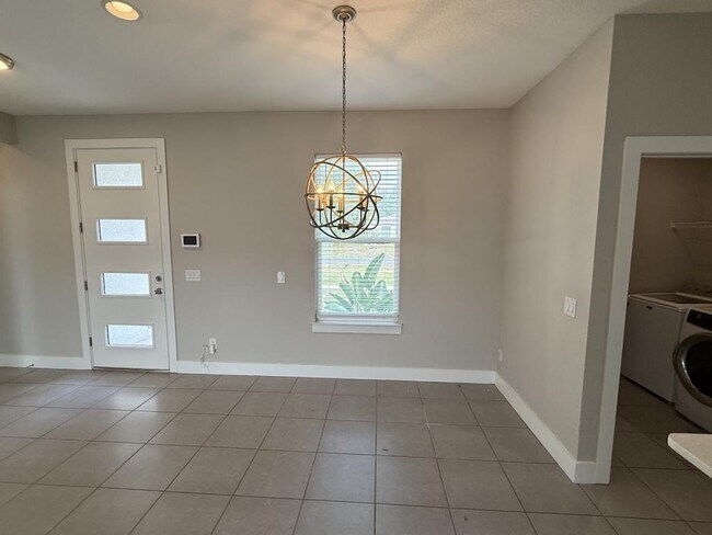 Building Photo - 105 Zinnia Ln