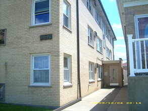 Building Photo - 7019 W Irving Park Rd