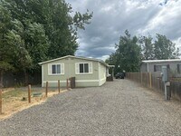 Building Photo - 3 bedroom 2 bathroom house in Dexter!