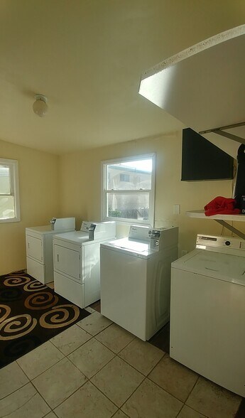 Laundry room - 7219 Mohawk St