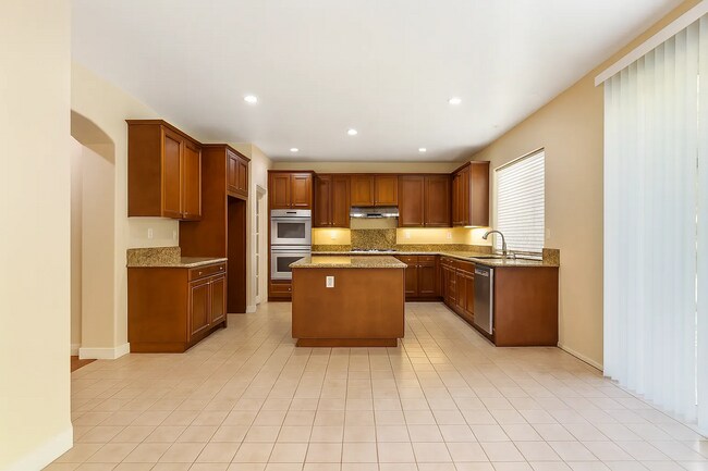 Building Photo - 25617 Henley Way