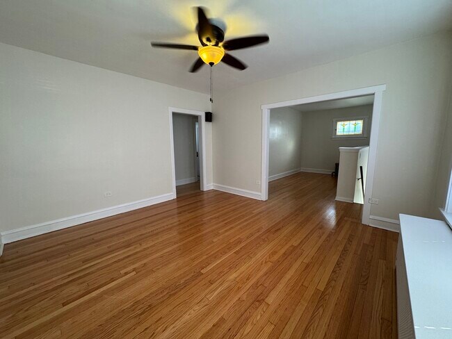 Building Photo - 3349 N Laramie Ave