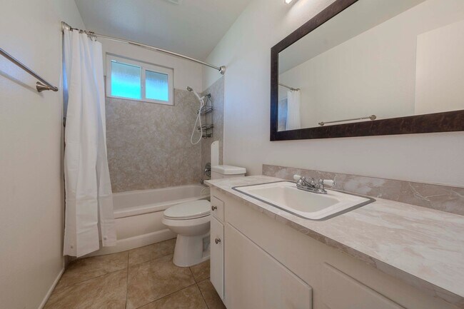 Building Photo - RIDGEWAY