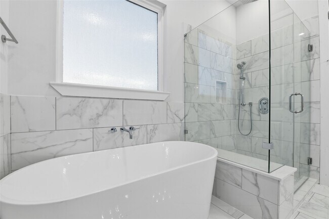 Building Photo - 1236 W 21st St