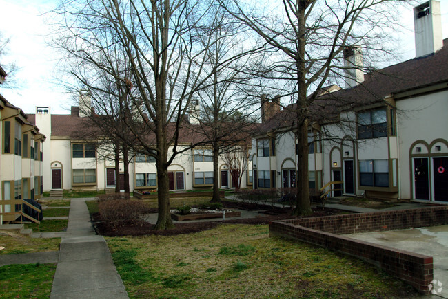 Building Photo - Westover Hills Townhomes