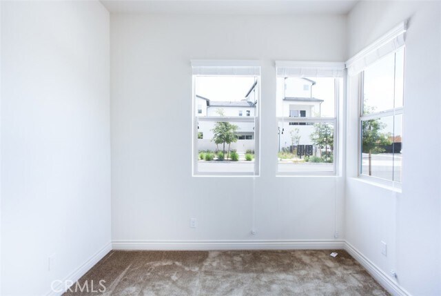 Building Photo - 198 Frame