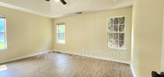 Building Photo - 235 Briarsweet Way