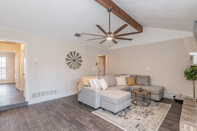 Building Photo - Fully Furnished 3Bed/2Bath Ranch Home in Keller