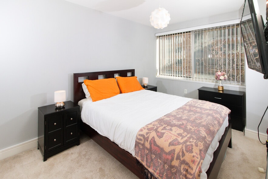 Building Photo - 800 4th St SW