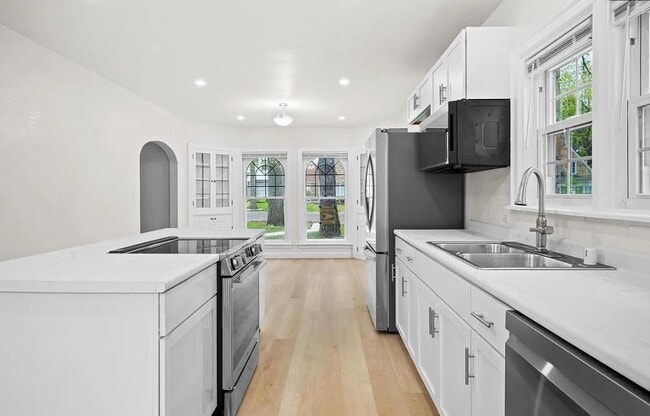 Building Photo - 5680 N 34th St