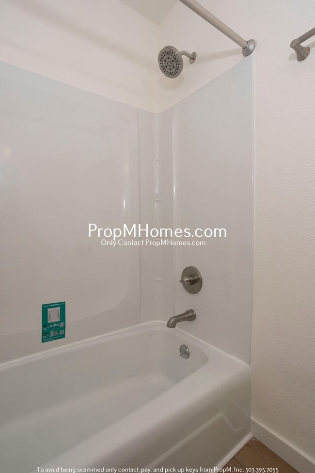 Building Photo - Updated Second-Story Two Bedroom Home In Beaverton!