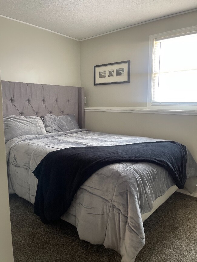 Building Photo - 114 E Liberty St