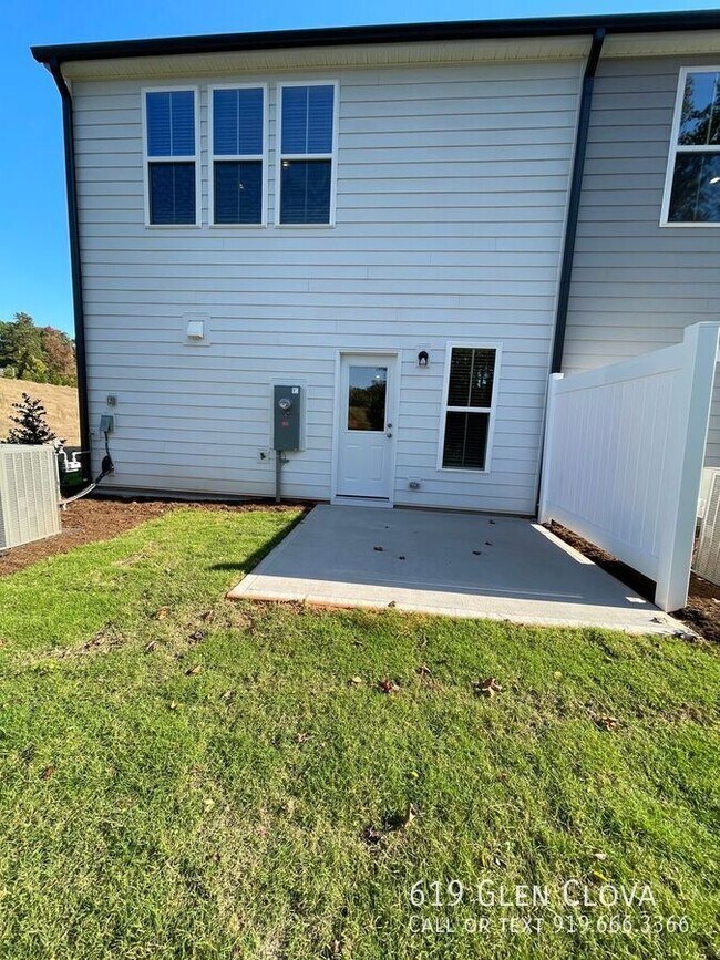 Building Photo - 619 Glen Clova Glen