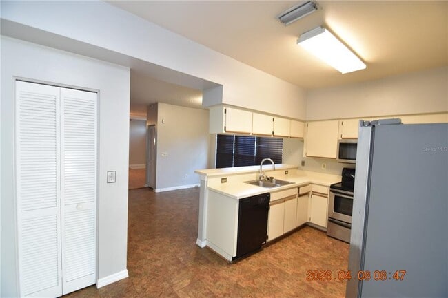 Building Photo - 2701 Penzance St