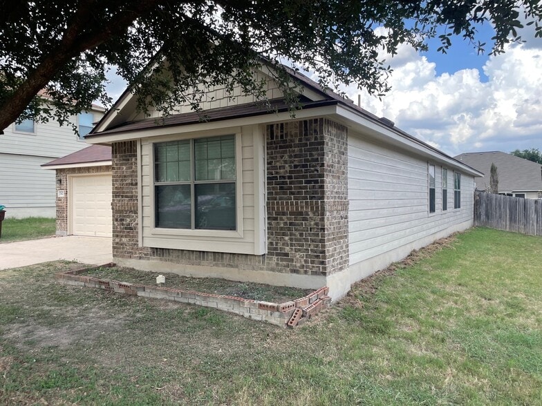 Building Photo - 7623 Sterling Mnr