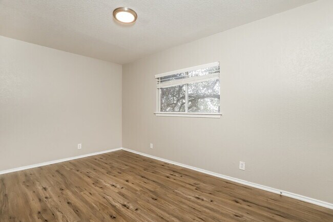 Building Photo - 11727 Ripplewood