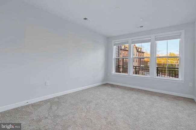 Building Photo - 3927 Fair Ridge Dr