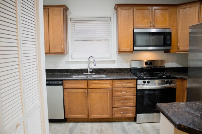 Building Photo - 2001 W Fargo Ave