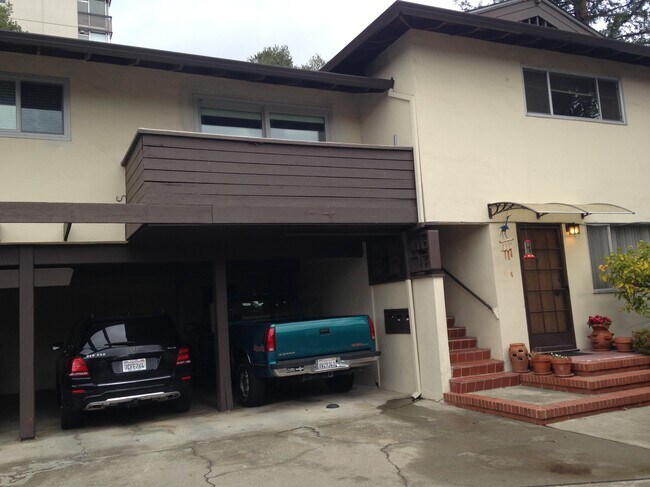 Building Photo - 131 Hawthorne Ave