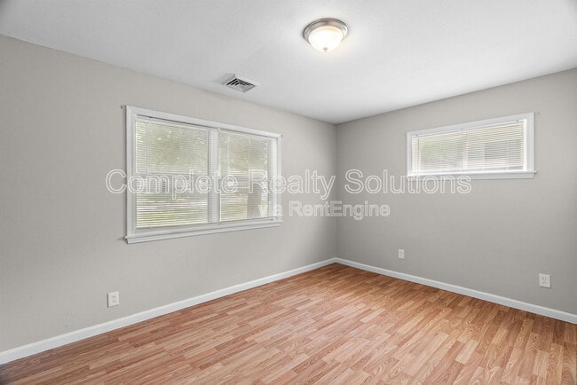 Building Photo - 1144 Northdale Ave