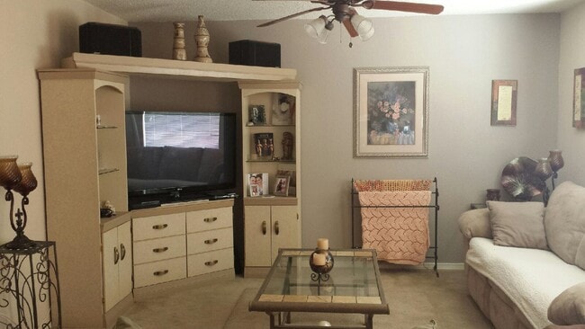 Building Photo - Sandstone Ranch Estates 4bed/2.5bath Refrig A/C!