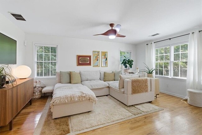 Building Photo - 2238 Ridgedale Rd NE