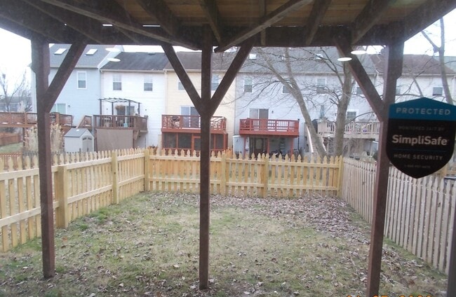 Building Photo - 1046 Agate Dr
