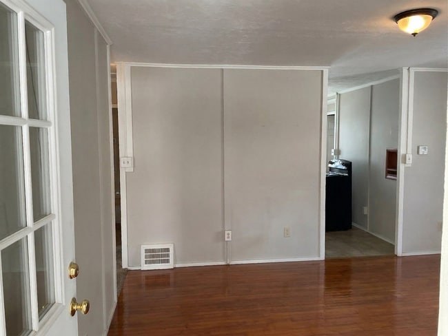 Building Photo - 222 Bellfield Ave