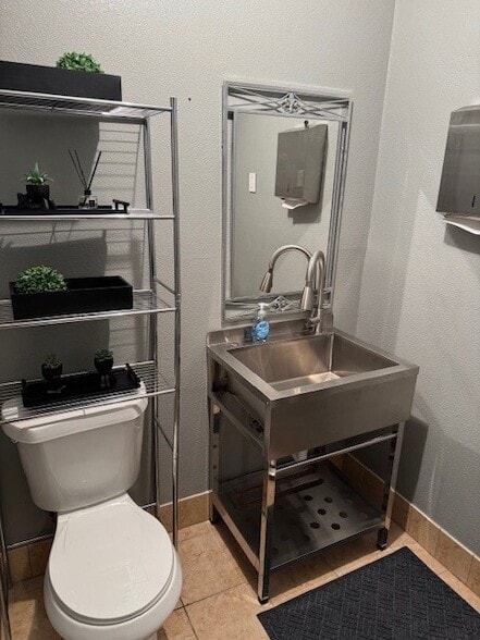 Building Photo - 18723 Mirror Lake Dr