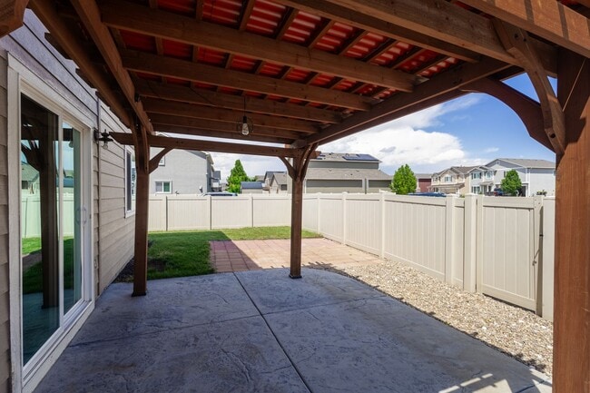 Building Photo - Beautiful 3-Bedroom Home in Ventana | Pool Community Near Fort Carson