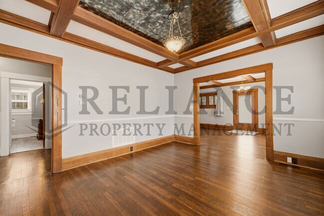 Building Photo - 111 N Clifton Ave