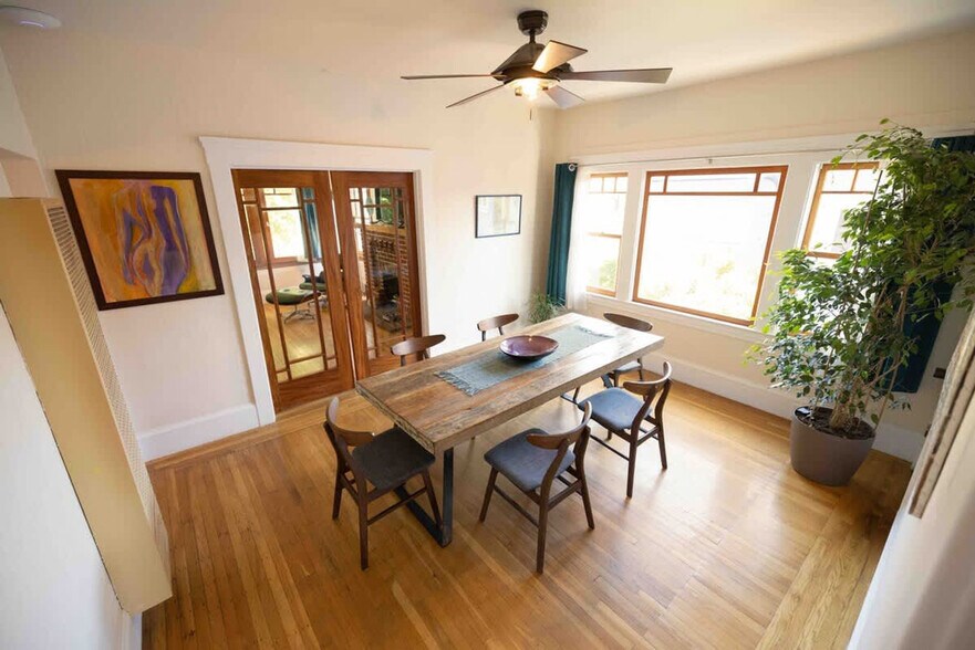 Building Photo - 3148 College Ave