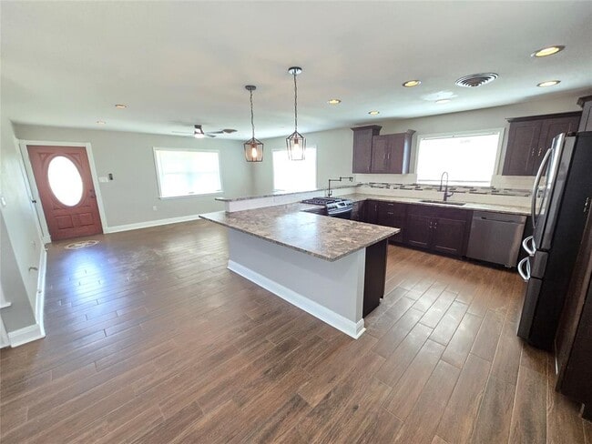 Primary Photo - 1261 N Patterson Ave