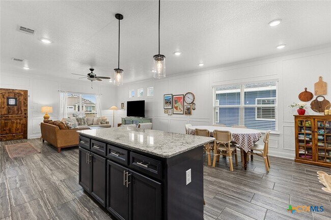 Building Photo - 1606 Flatland Trl