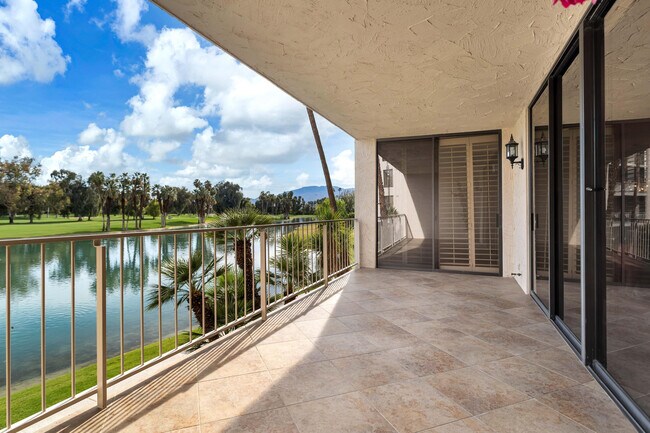 Building Photo - 910 Island Dr