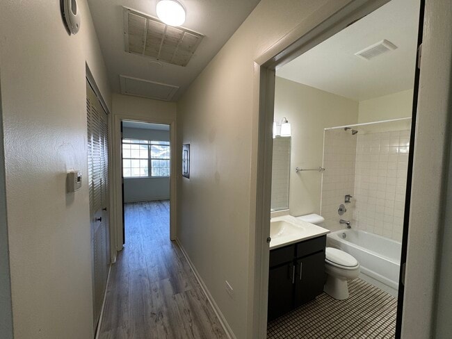 Building Photo - 458 N Lake Shore Dr