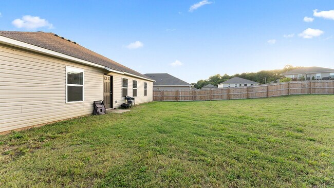 Building Photo - "Charming 4-Bedroom Home with Granite Touc...