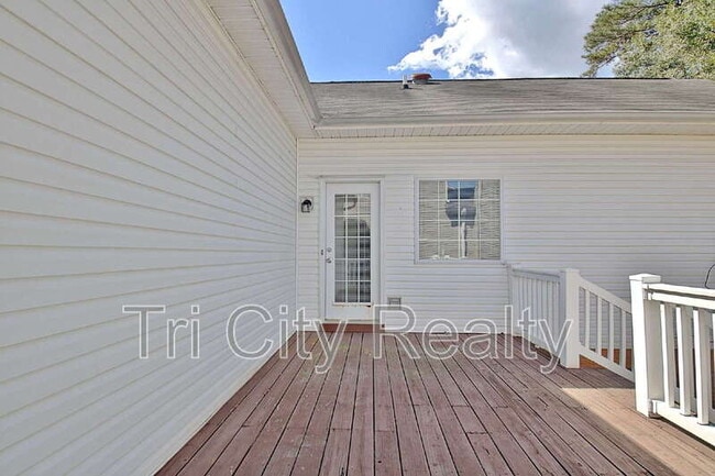 Building Photo - 109 St Albans Way