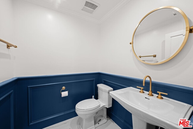 Building Photo - 6024 Paseo La Vista