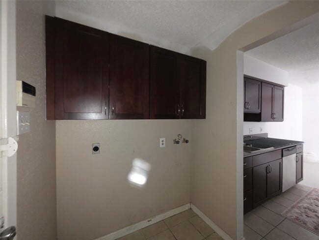 Building Photo - 5613 Cripple Brook Ct