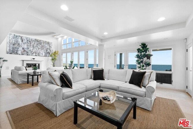 Building Photo - 24456 Malibu Rd