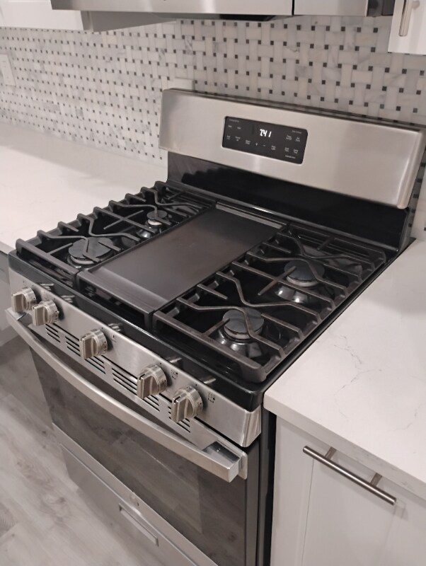 Building Photo - 924 N Curson Ave