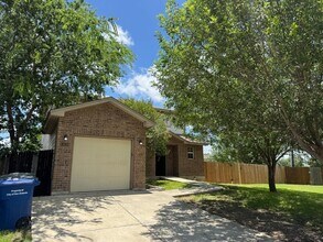 Building Photo - 4-Bedroom Home in Mission Del Lago – Historic South San Antonio