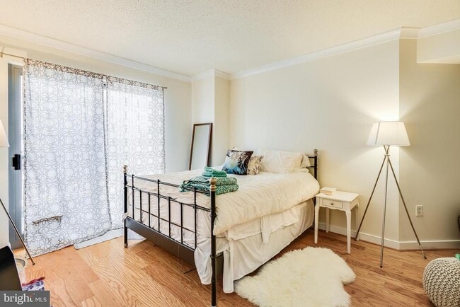 Building Photo - 777 7th St NW