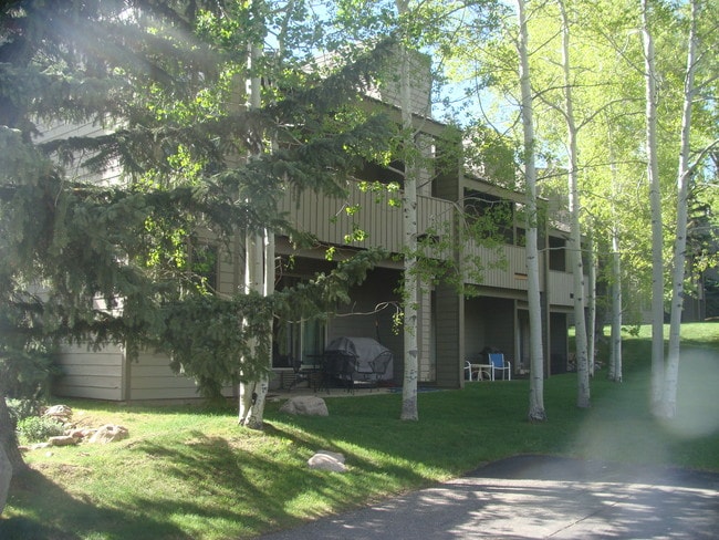 Building Photo - 945 Red Sandstone Rd